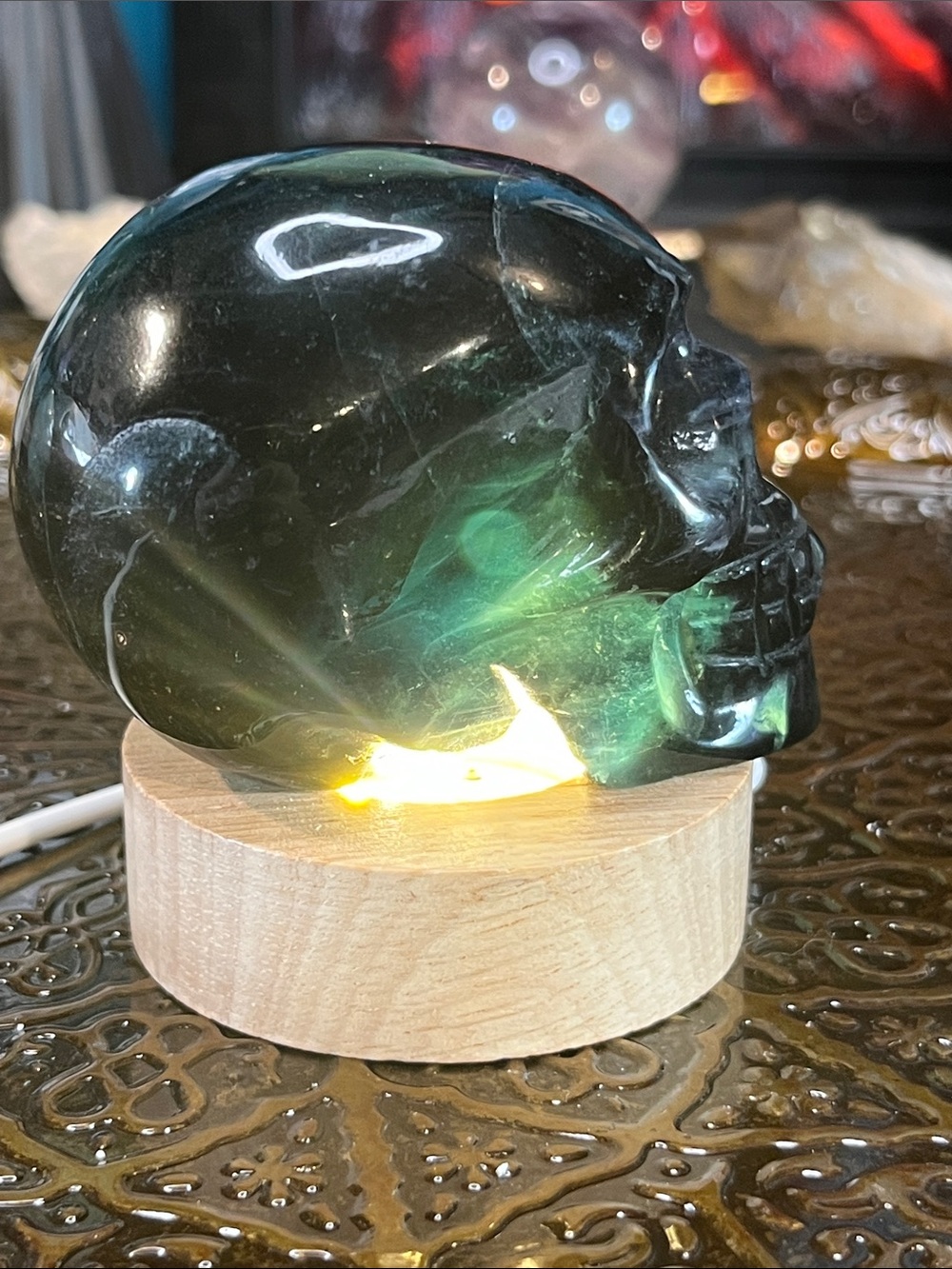 Black rose flourite skull - Picture 4 of 9